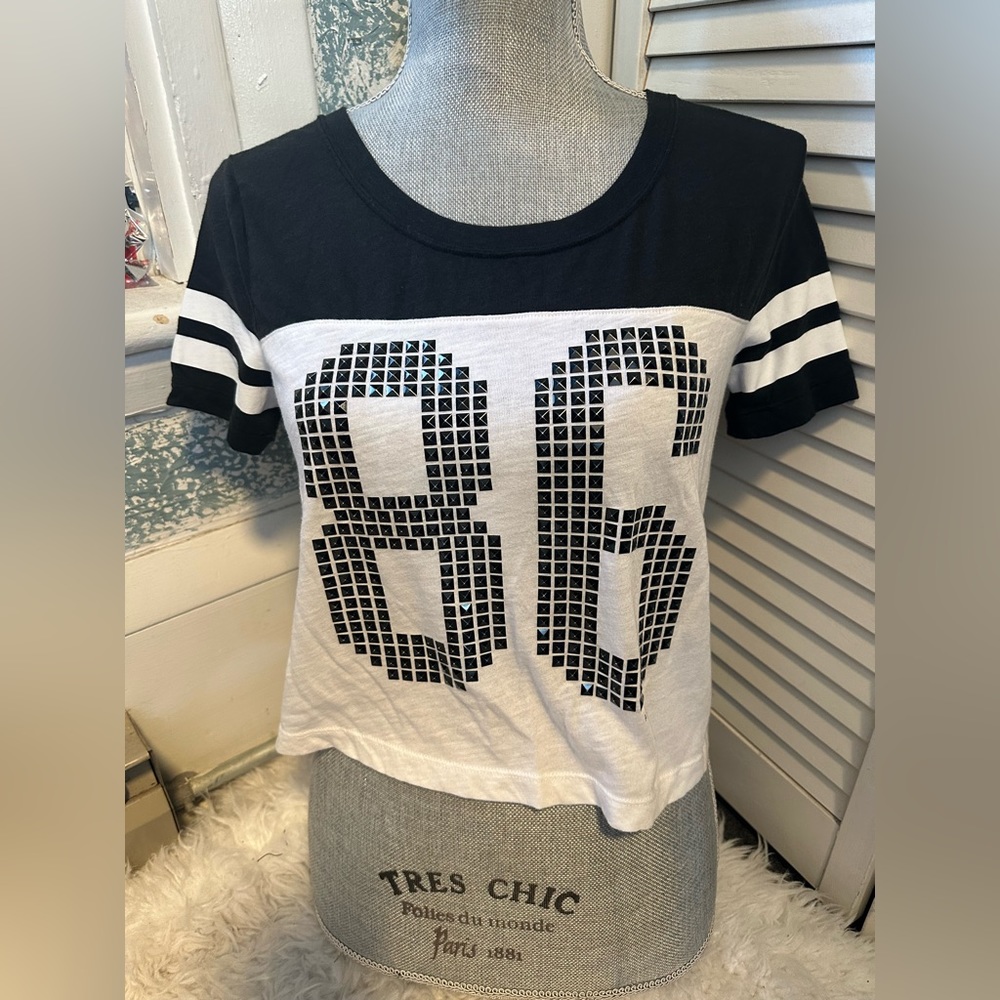 ⭐️ 3/$20.00 VS Pink crop top